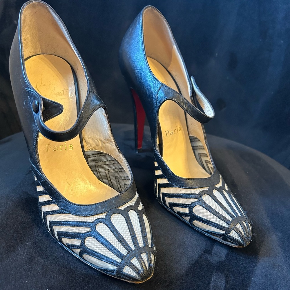 38 1/2 Christian Louboutin Heels